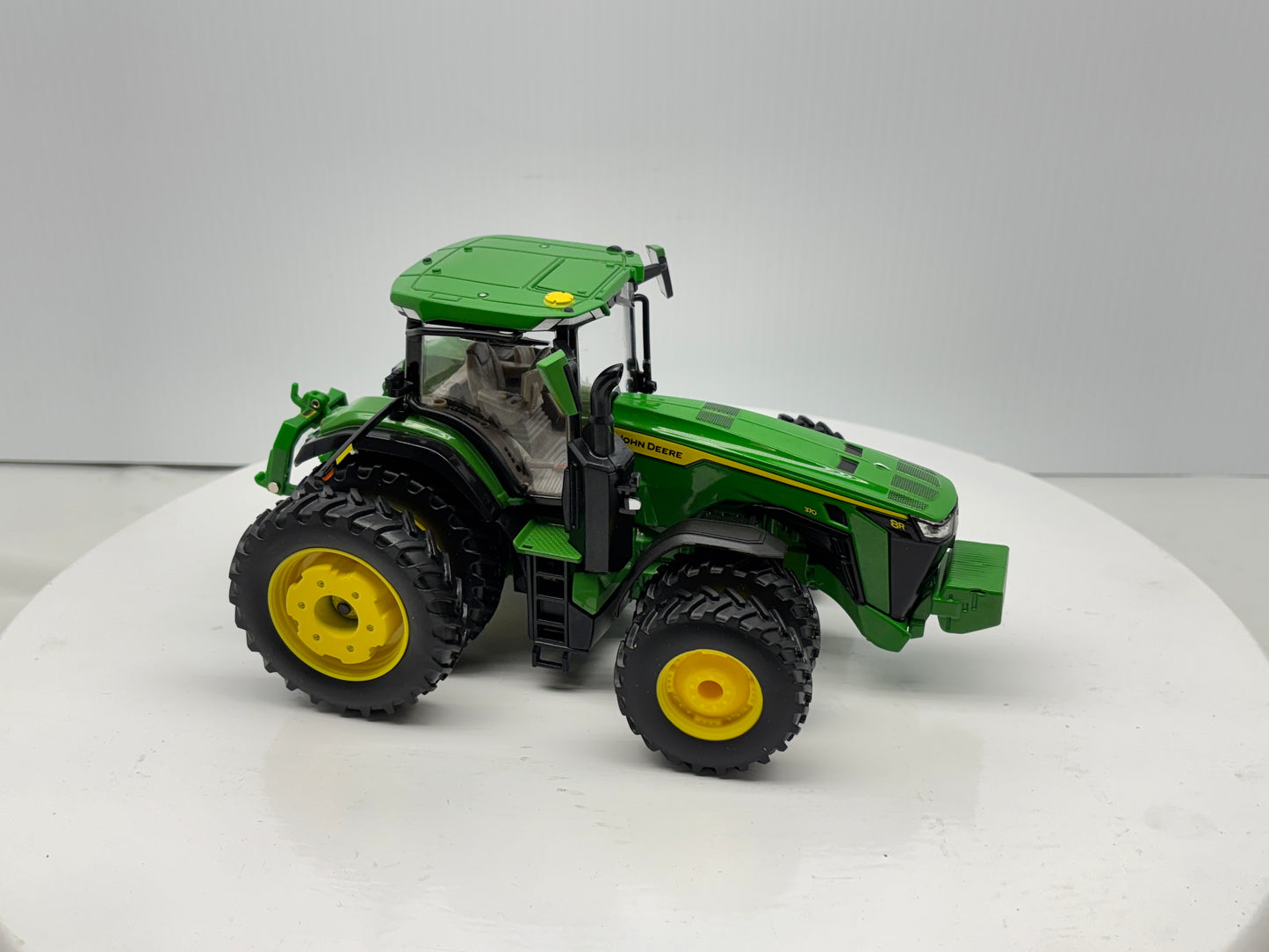 1/32 John Deere 8R 370
