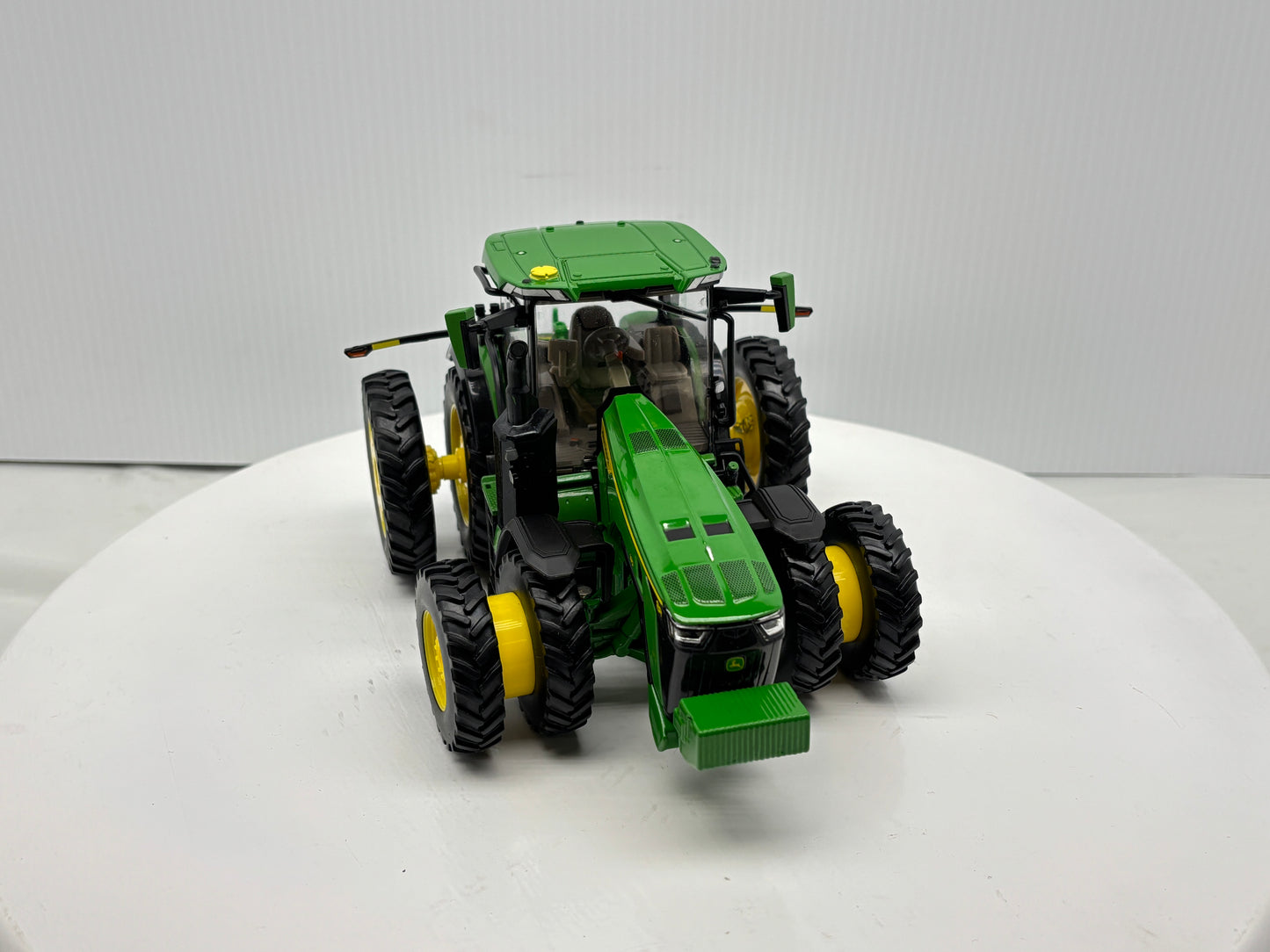 1/32 John Deere 8R 370
