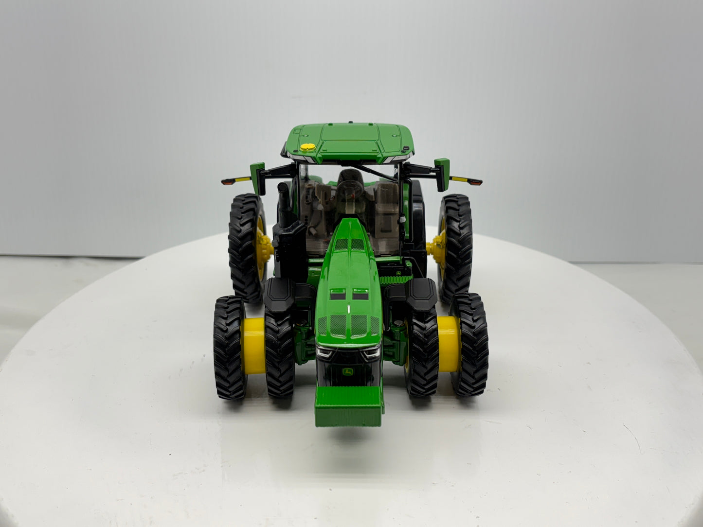 1/32 John Deere 8R 370