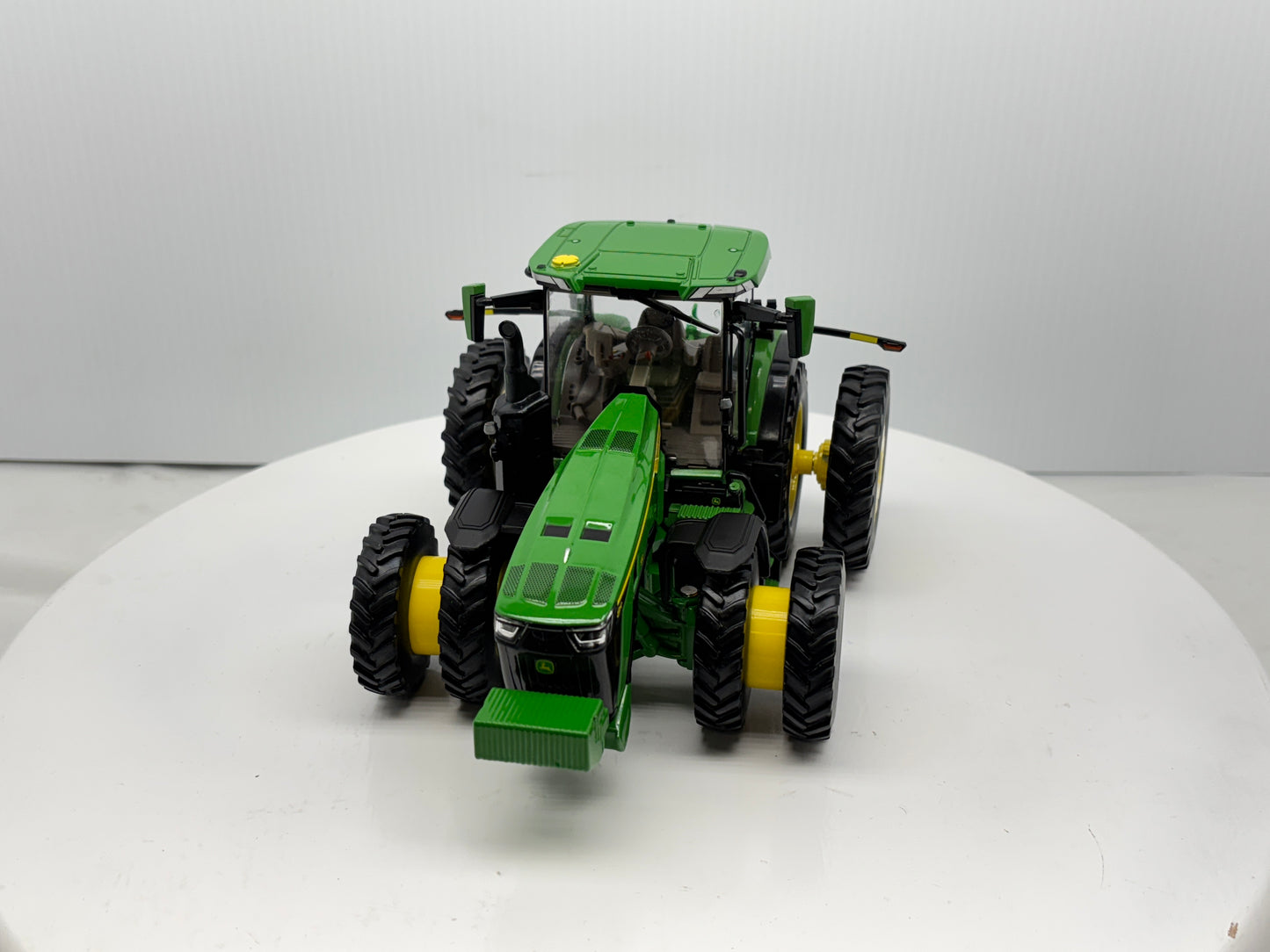 1/32 John Deere 8R 370