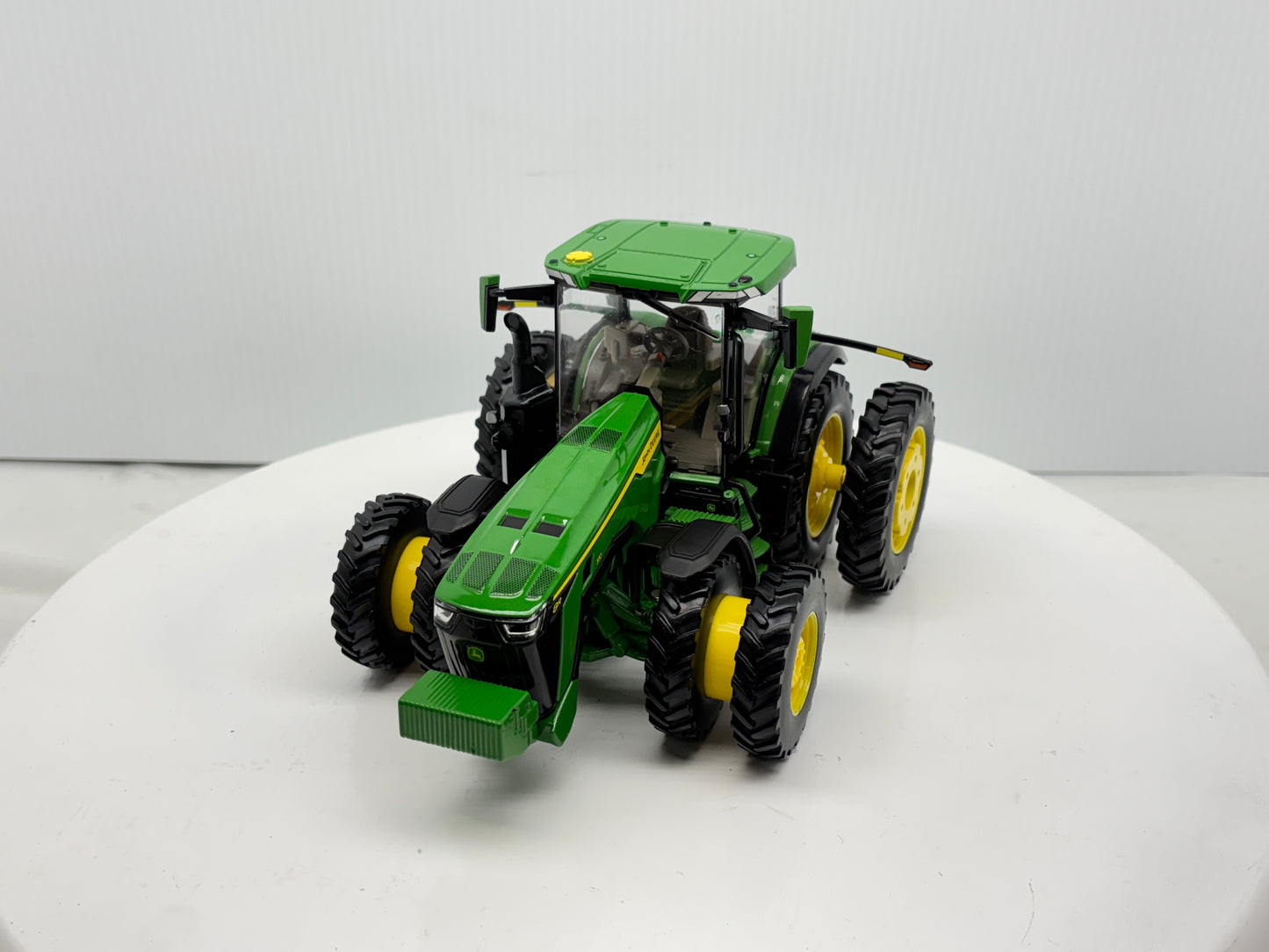 1/32 John Deere 8R 370