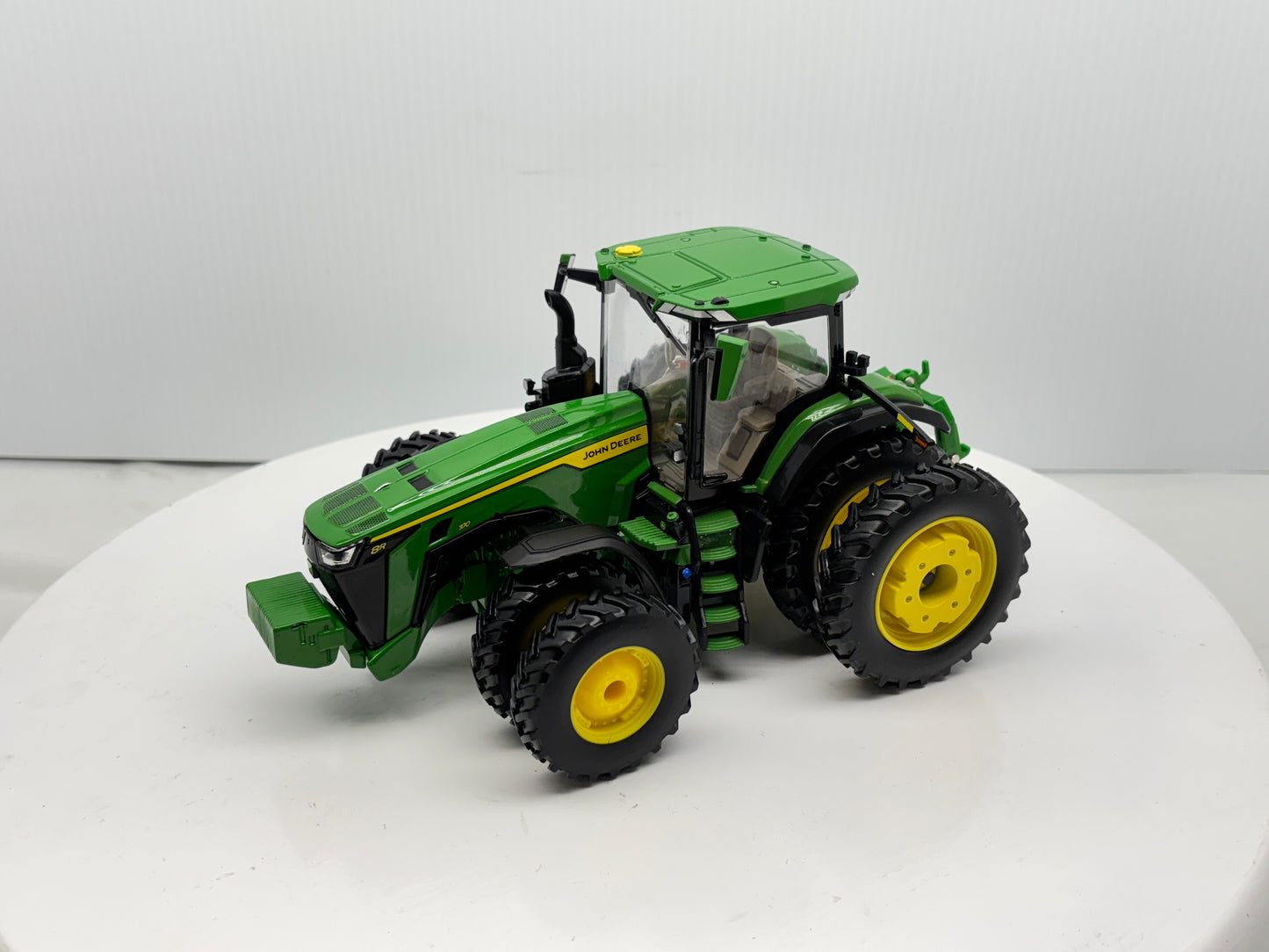 1/32 John Deere 8R 370