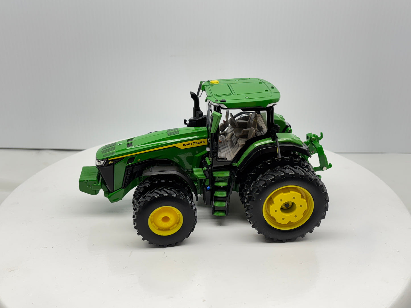 1/32 John Deere 8R 370