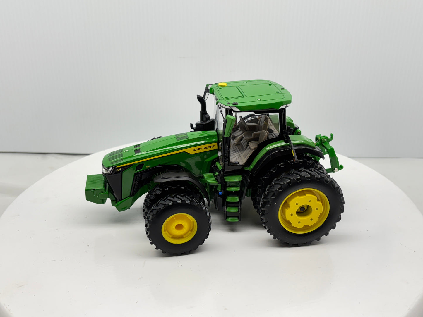 1/32 John Deere 8R 370