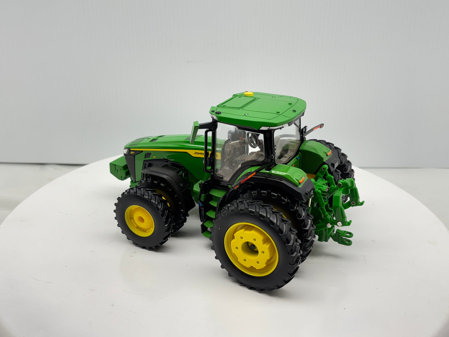 1/32 John Deere 8R 370