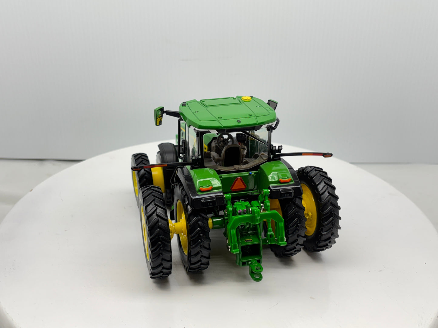 1/32 John Deere 8R 370