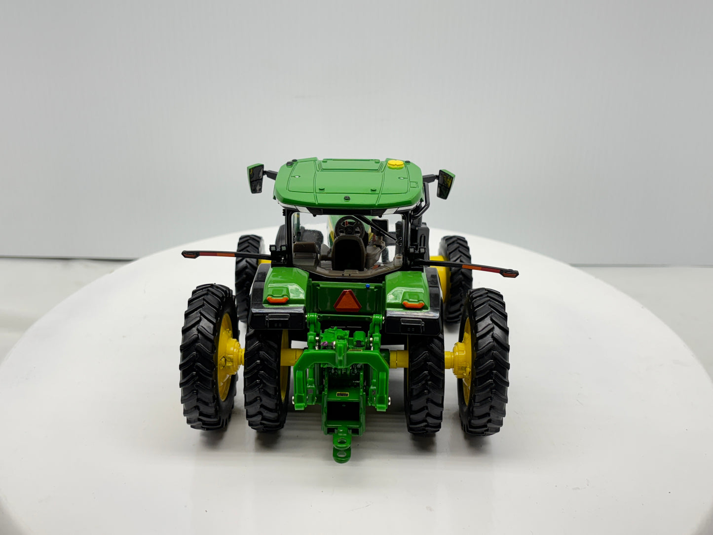 1/32 John Deere 8R 370