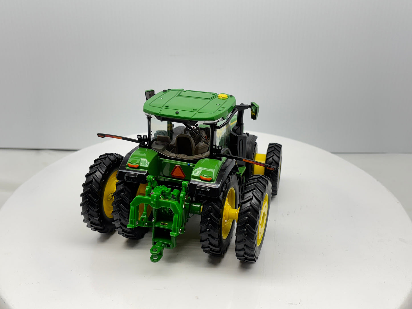 1/32 John Deere 8R 370