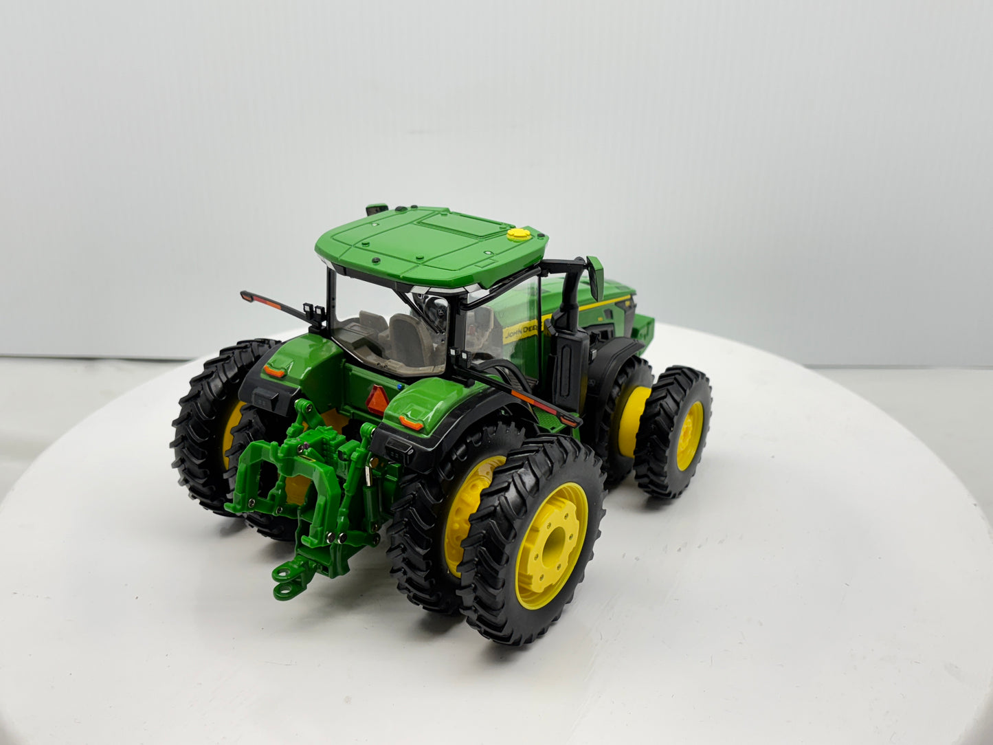 1/32 John Deere 8R 370