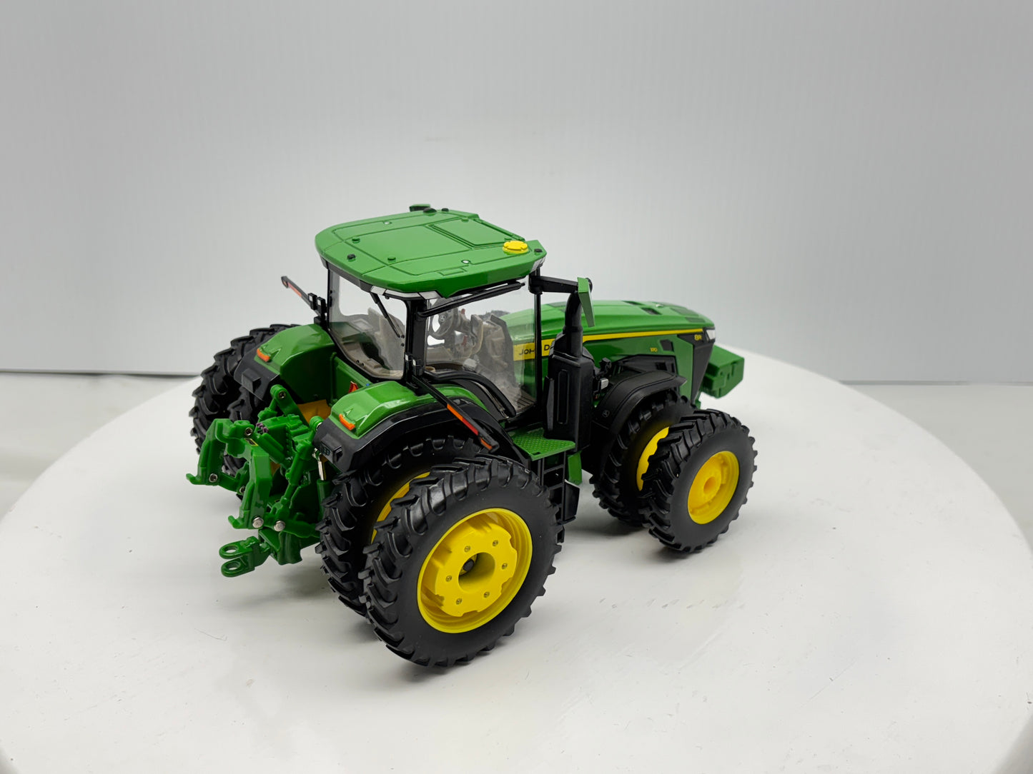 1/32 John Deere 8R 370