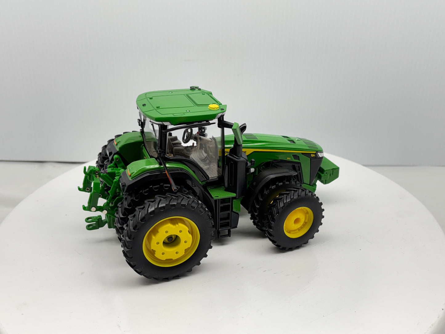 1/32 John Deere 8R 370