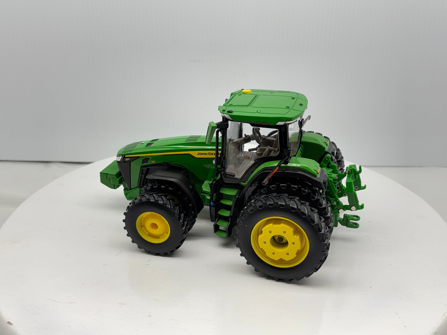 1/32 John Deere 8R 370