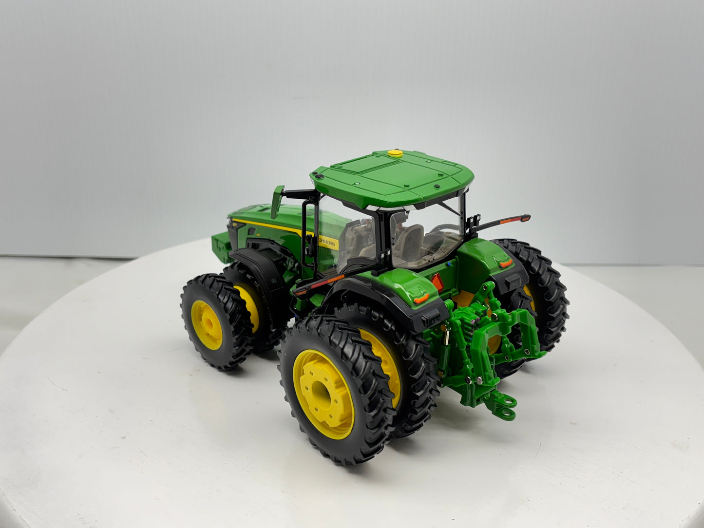 1/32 John Deere 8R 370
