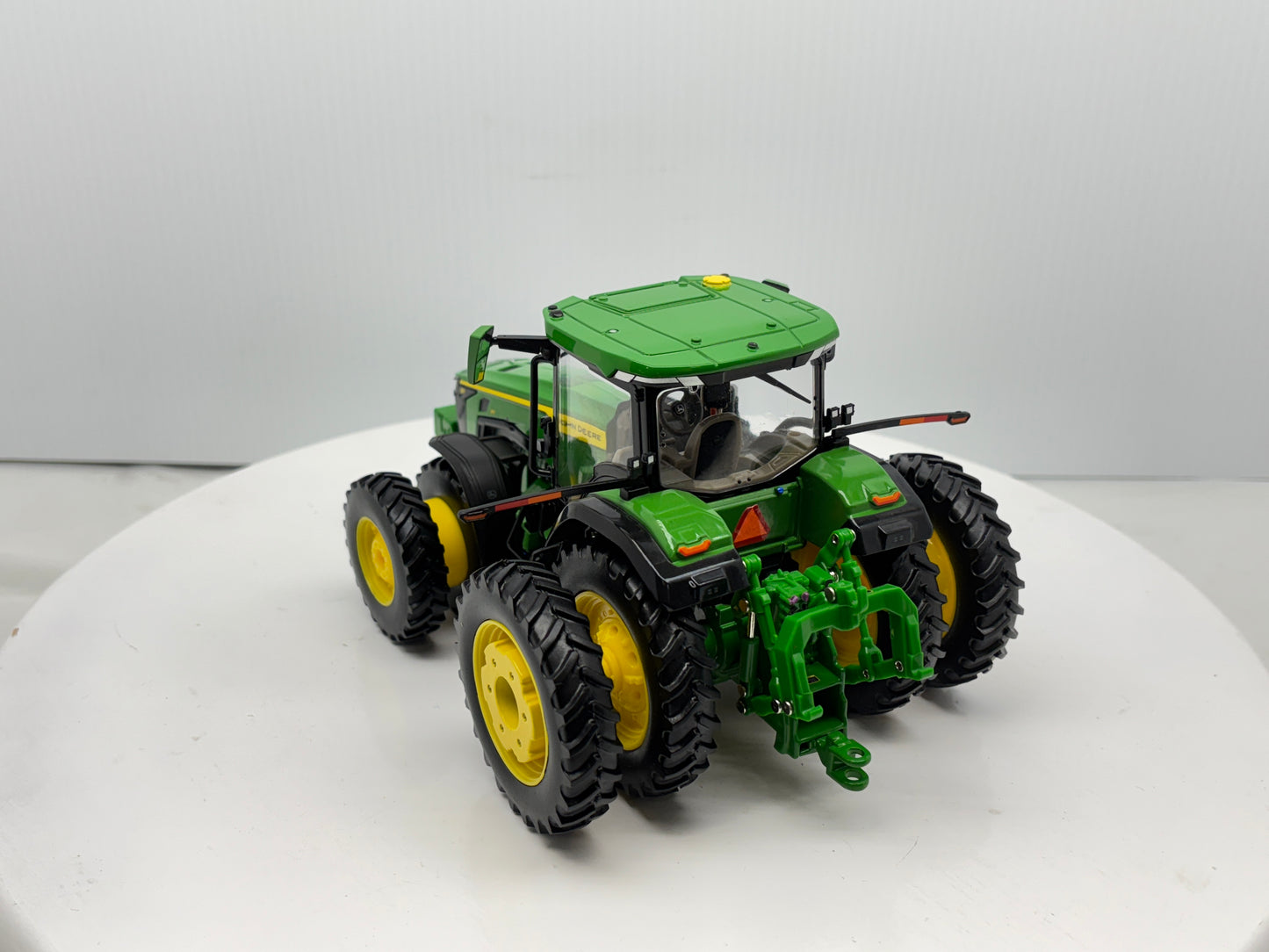 1/32 John Deere 8R 370