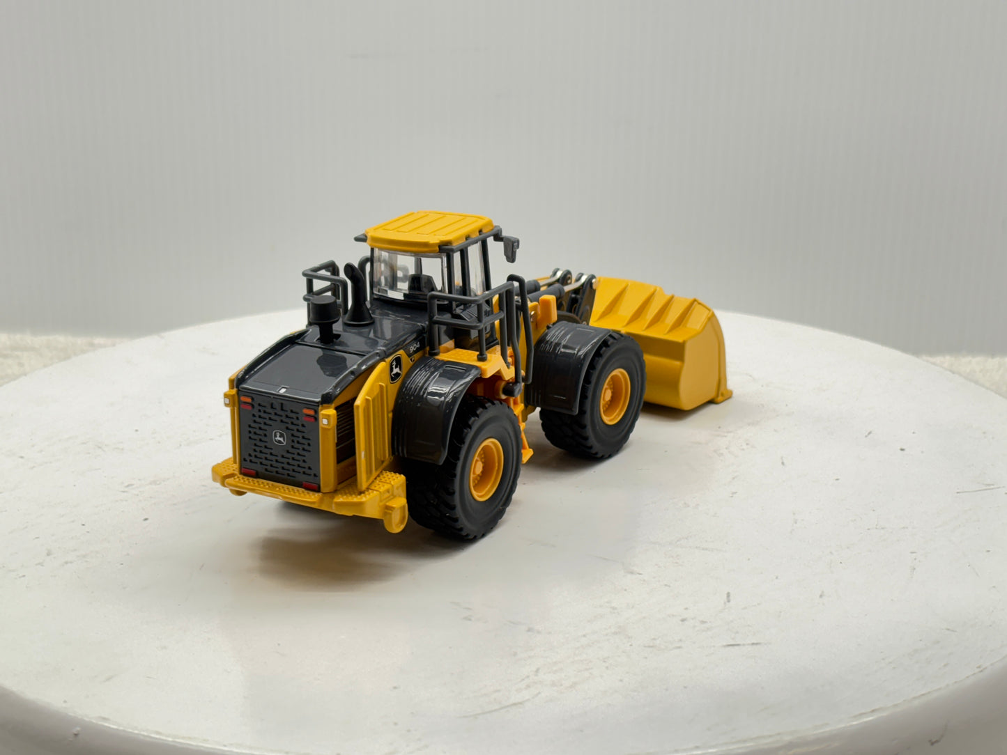1/50 John Deere 904 P-Tier Prestige
