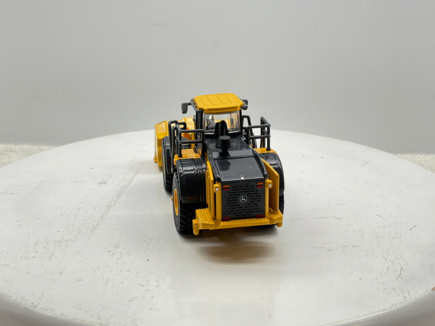 1/50 John Deere 904 P-Tier Prestige