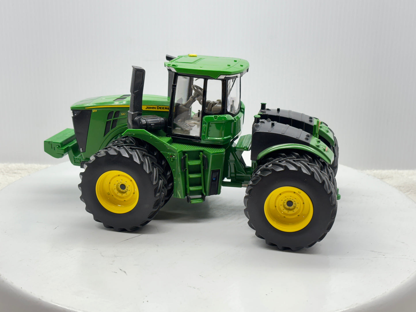 1/32 John Deere 9R 540