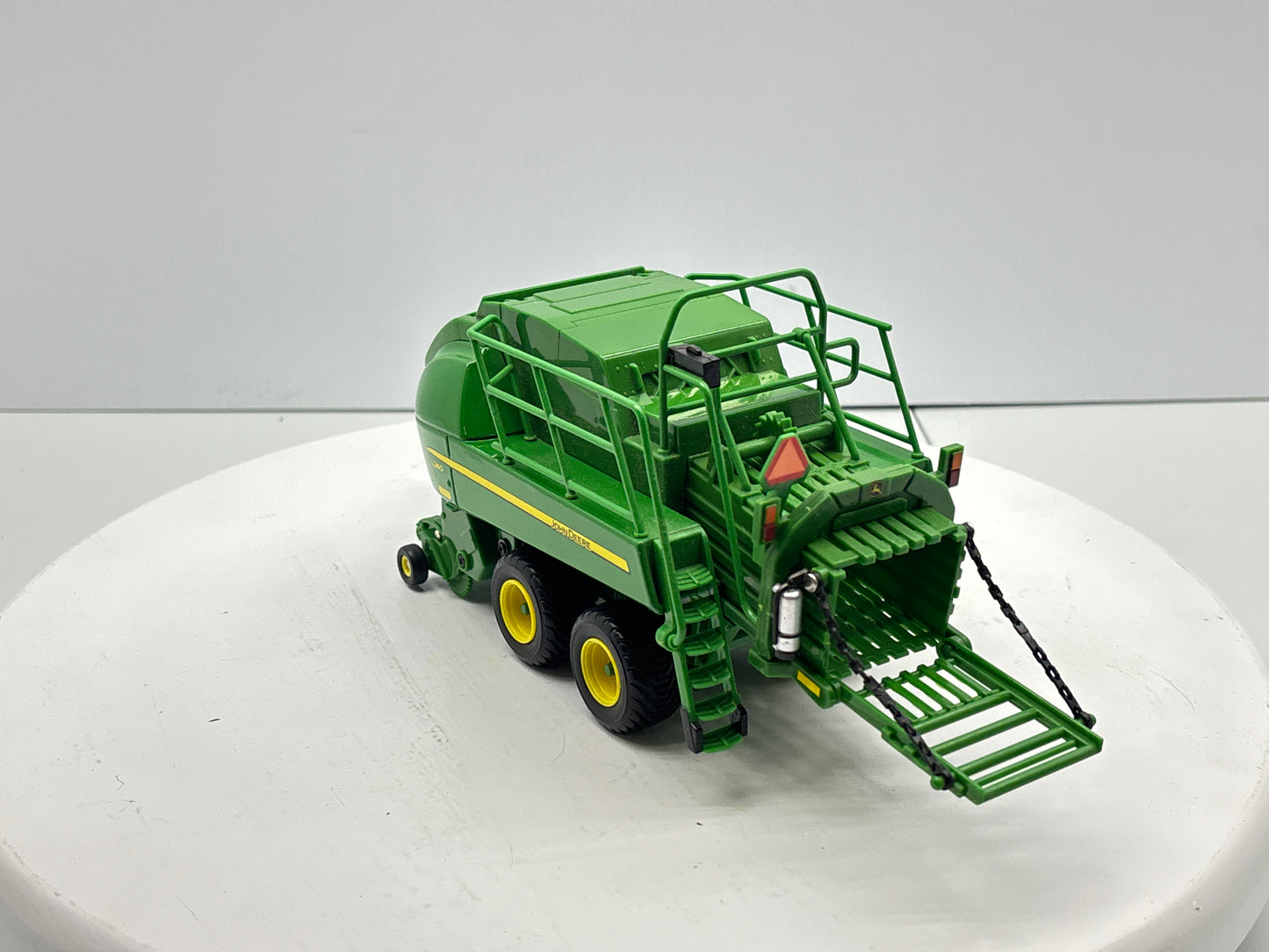 1/32 John Deere L340