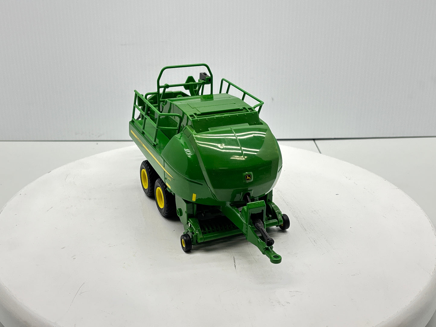 1/32 John Deere L340