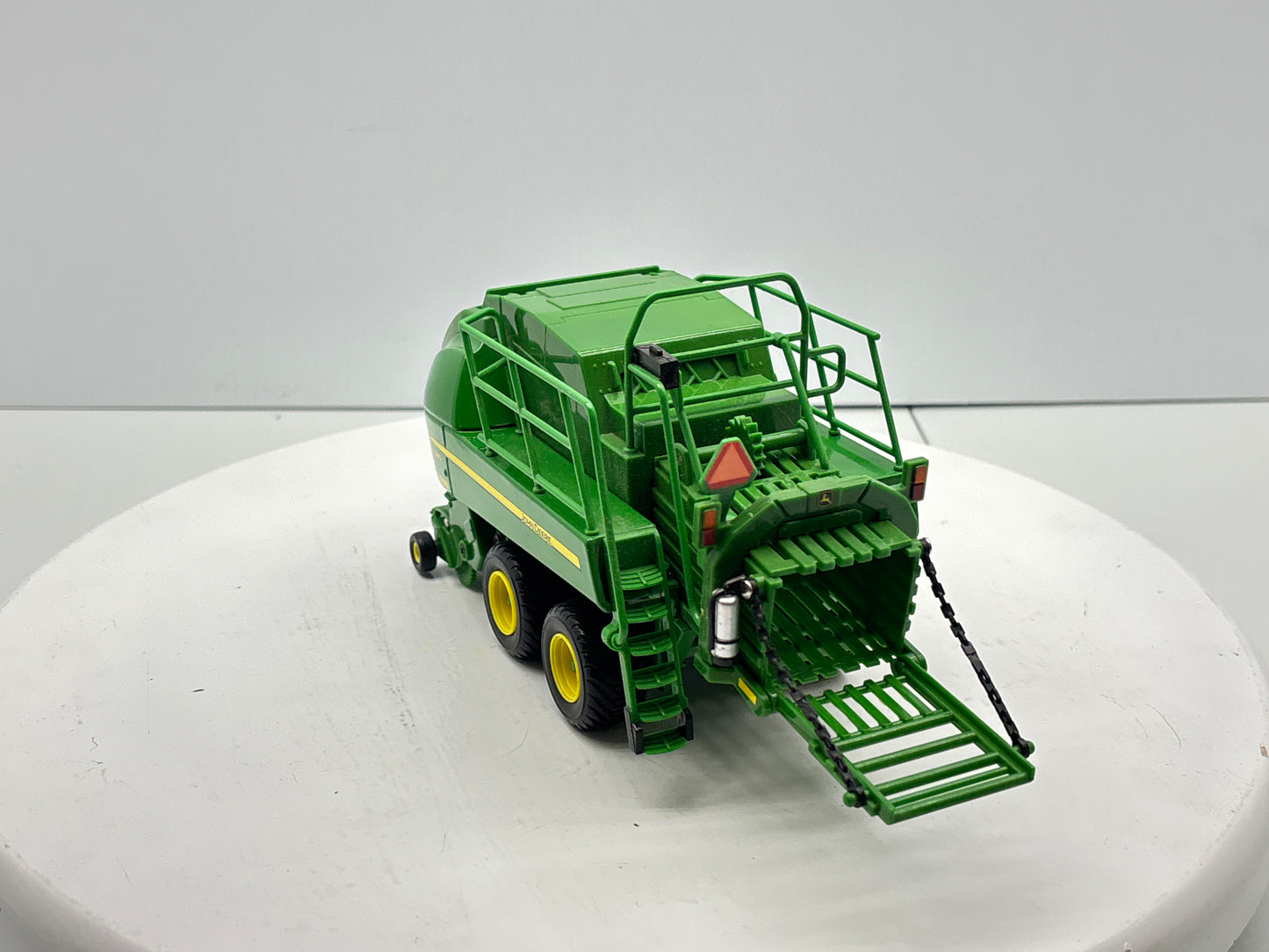 1/32 John Deere L340