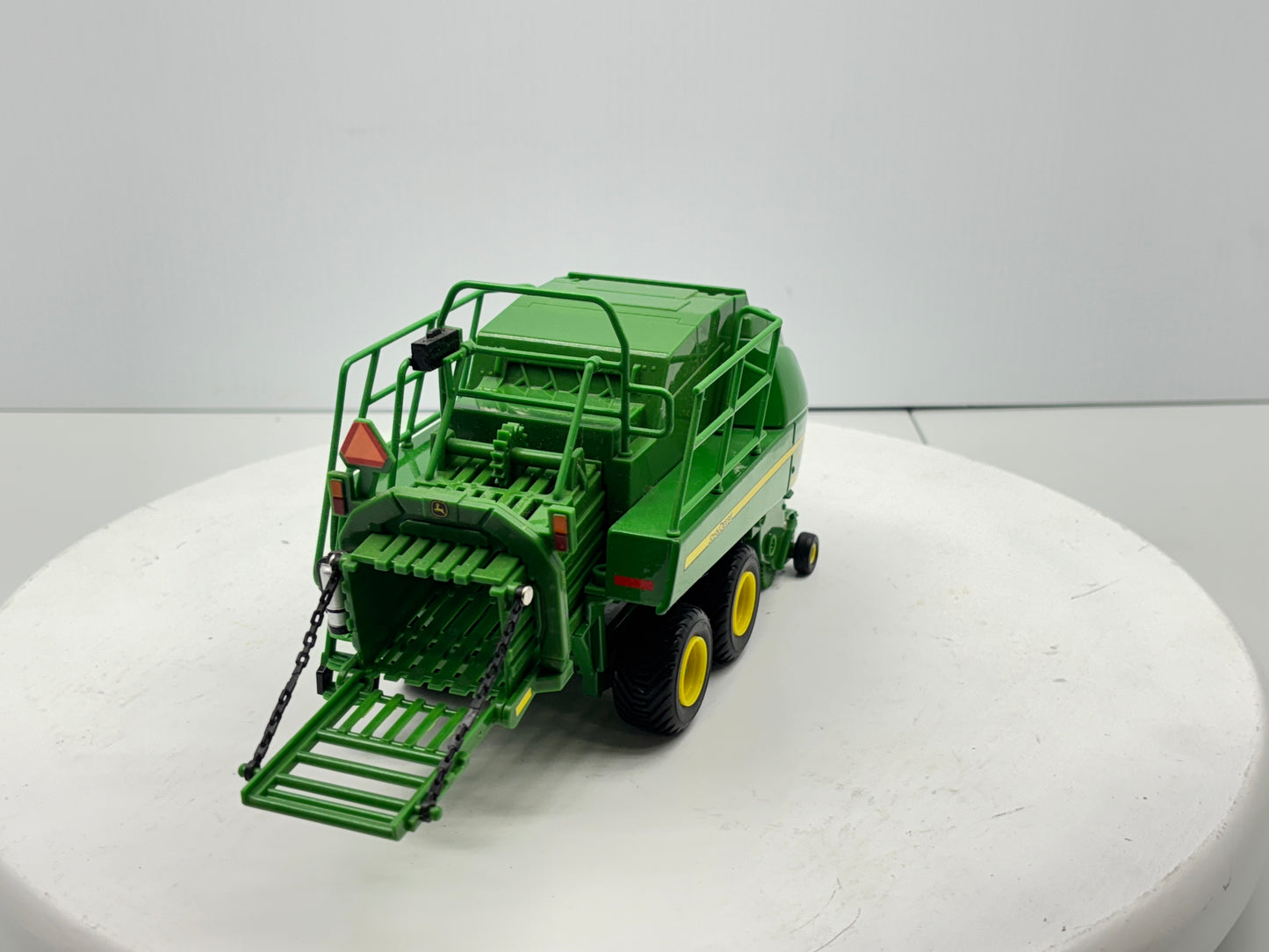 1/32 John Deere L340