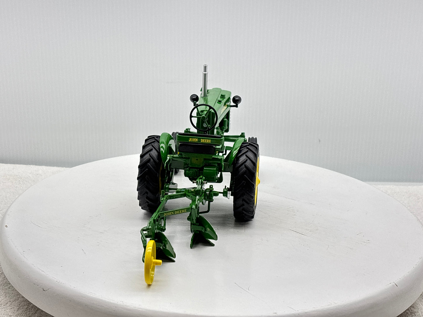 1/16 John Deere ''M''