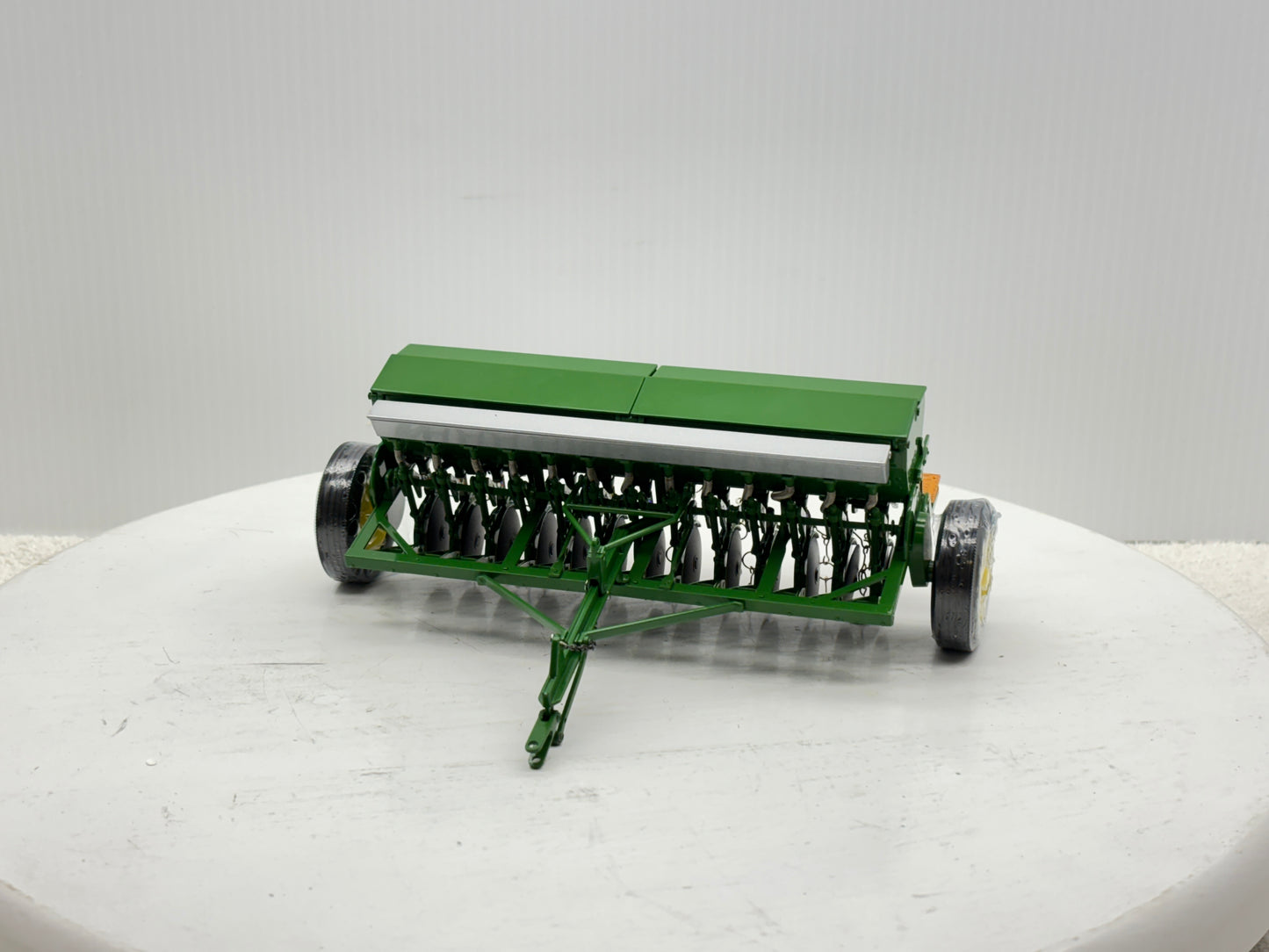 1/16 John Deere Van Burnt Model ''FB'' Grain Drill