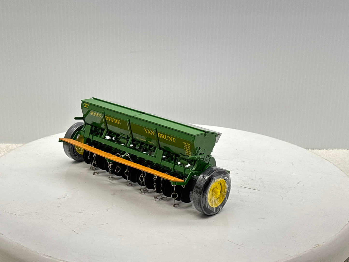 1/16 John Deere Van Burnt Model ''FB'' Grain Drill