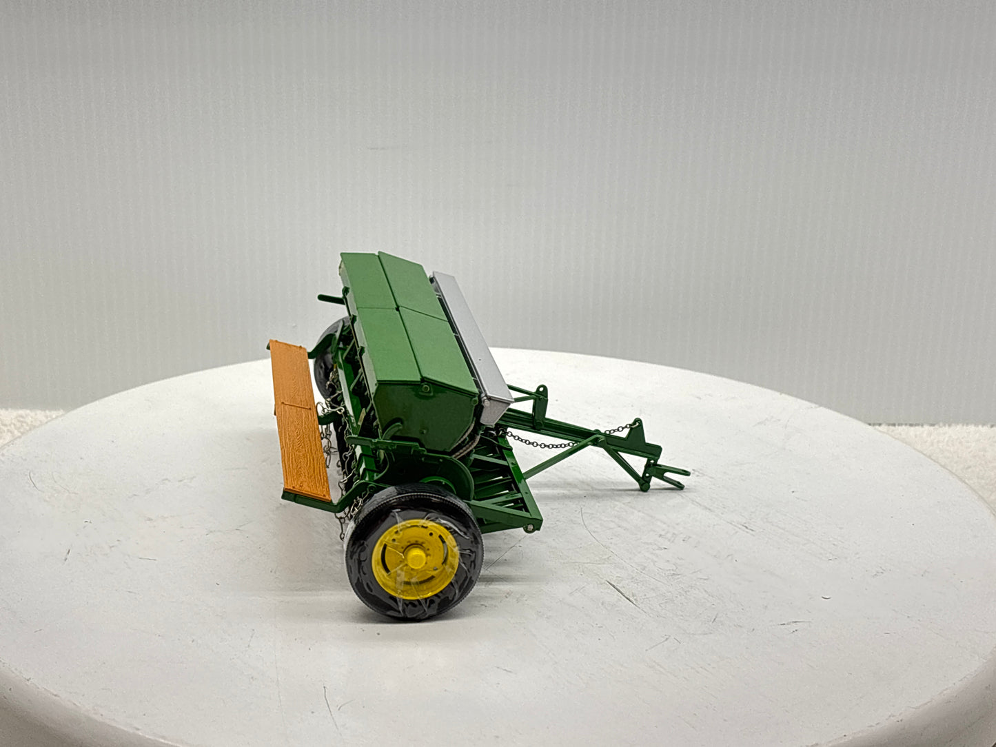 1/16 John Deere Van Burnt Model ''FB'' Grain Drill