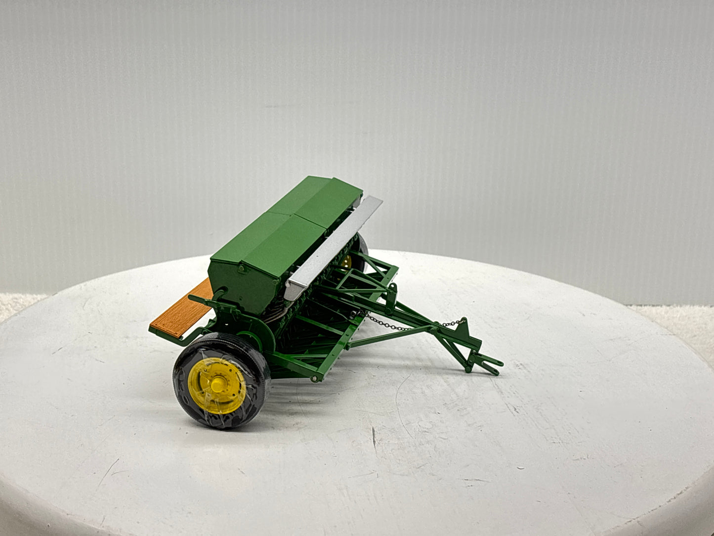 1/16 John Deere Van Burnt Model ''FB'' Grain Drill