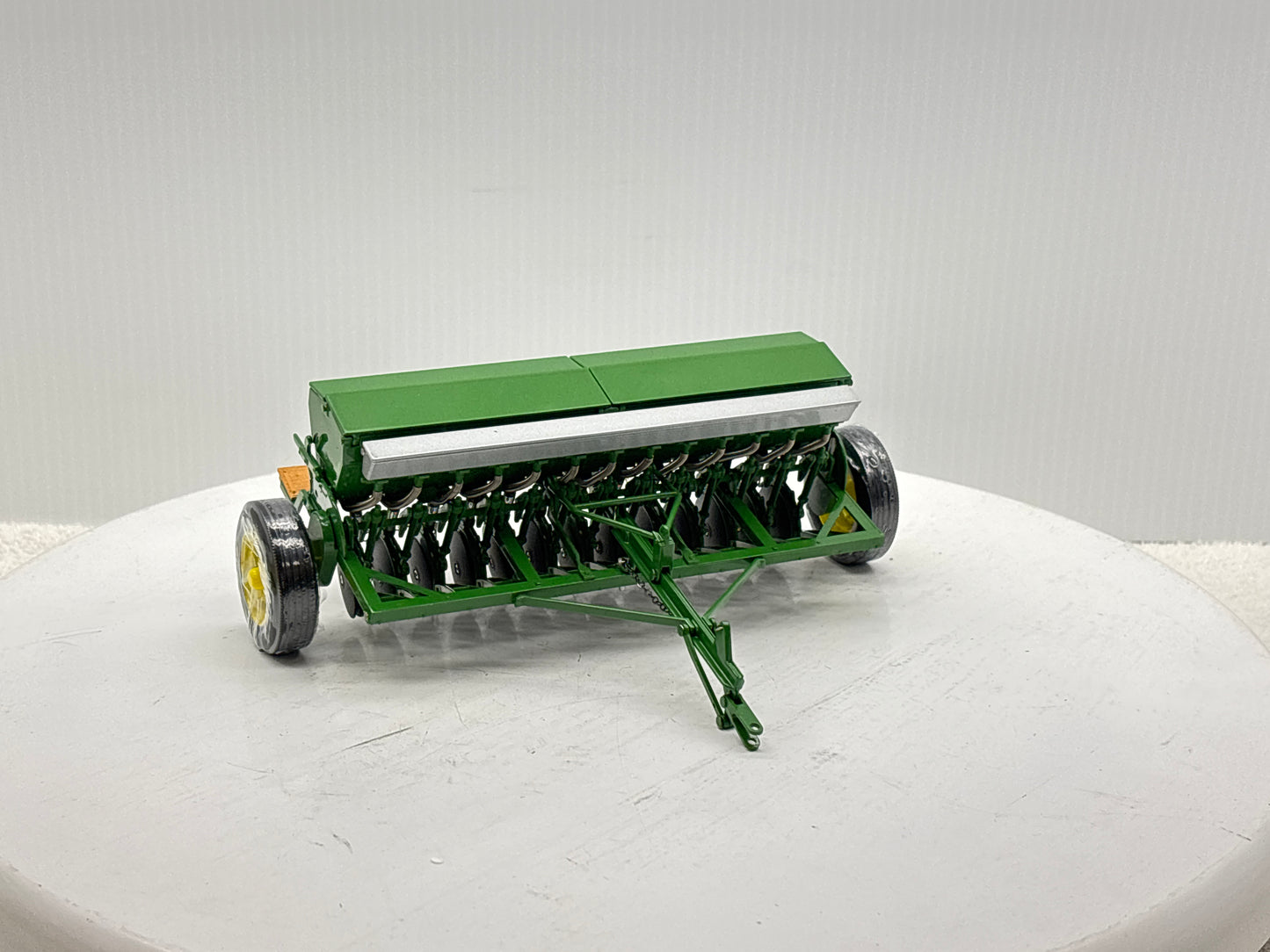 1/16 John Deere Van Burnt Model ''FB'' Grain Drill