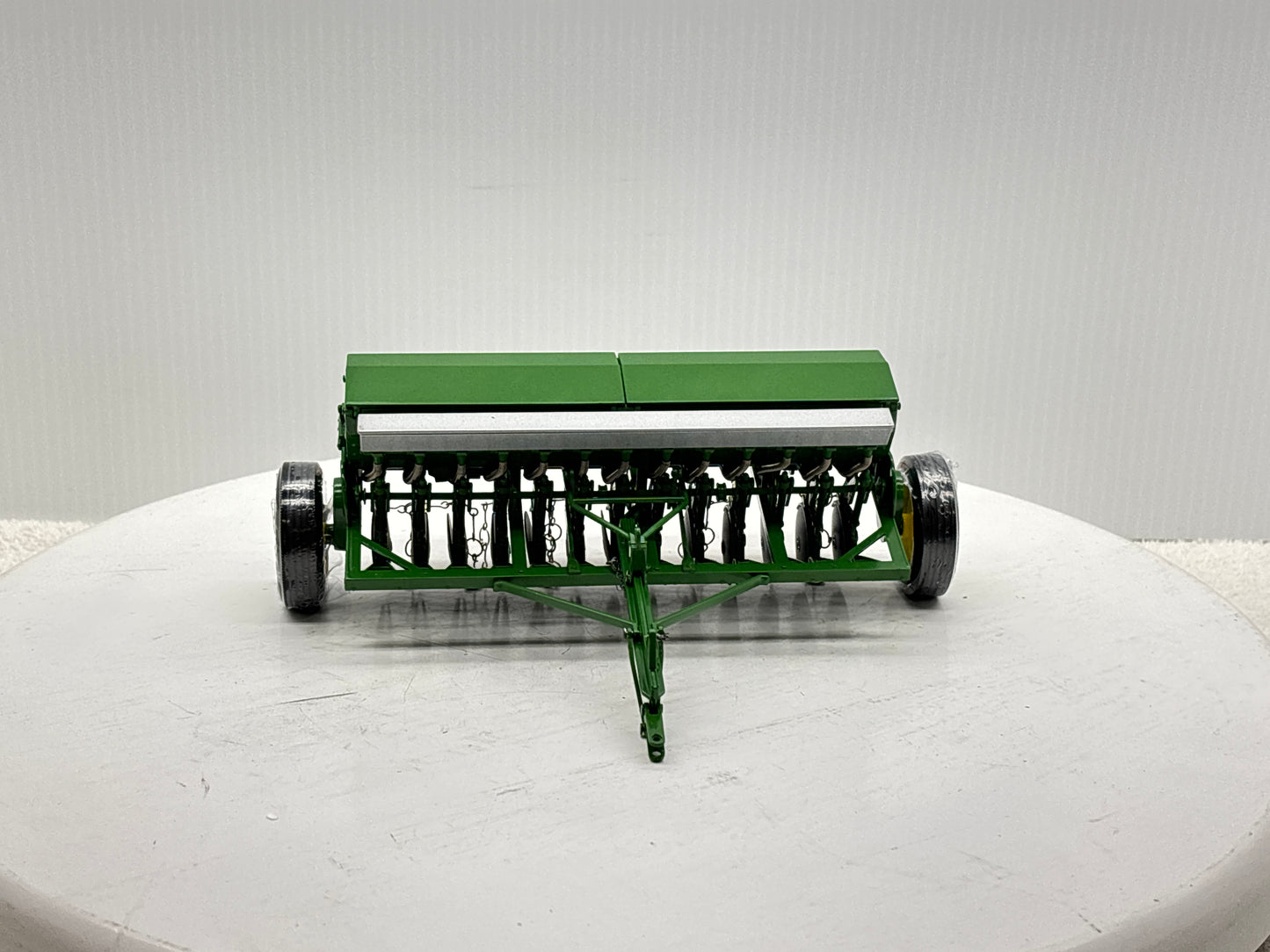 1/16 John Deere Van Burnt Model ''FB'' Grain Drill