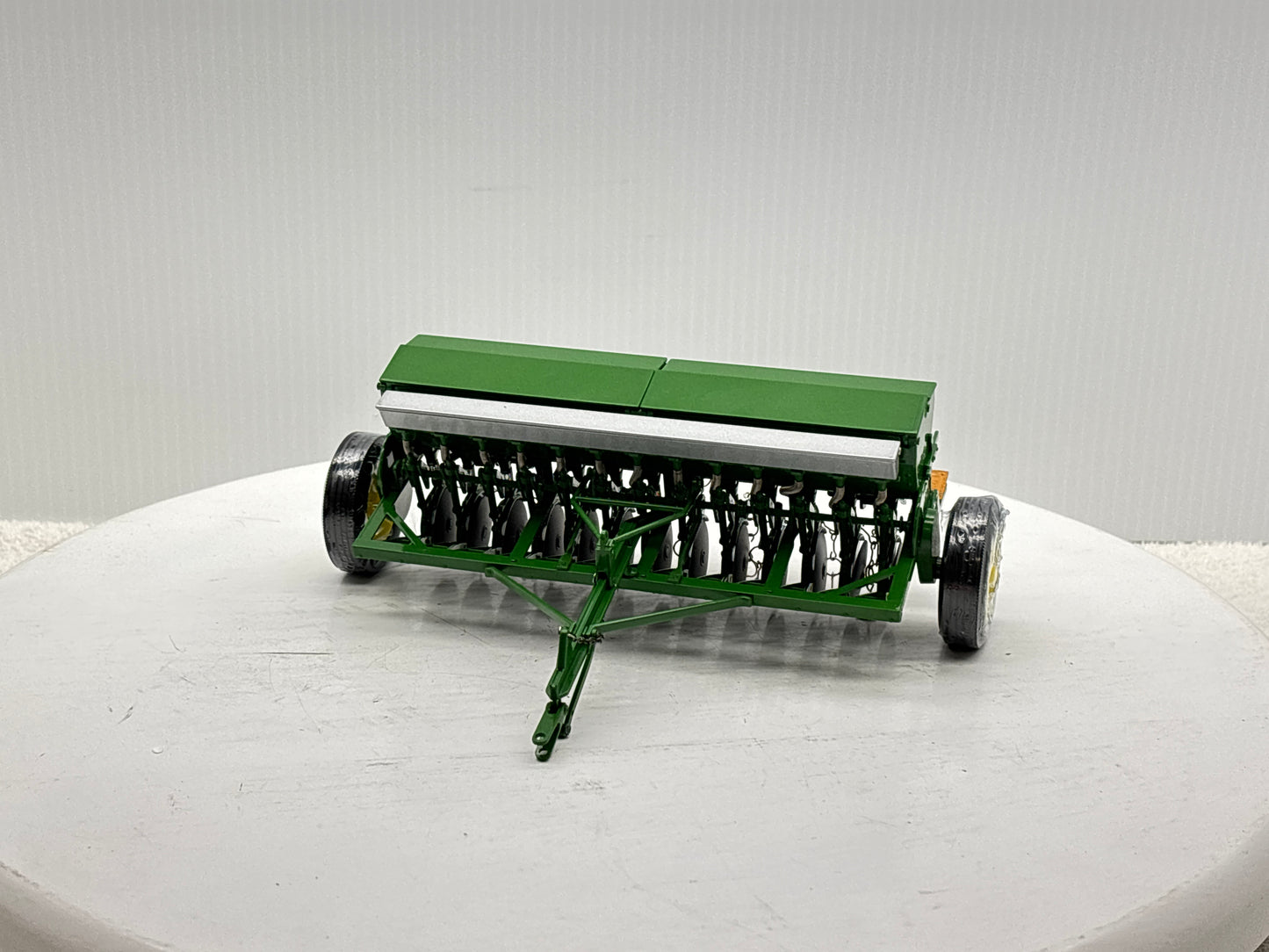 1/16 John Deere Van Burnt Model ''FB'' Grain Drill