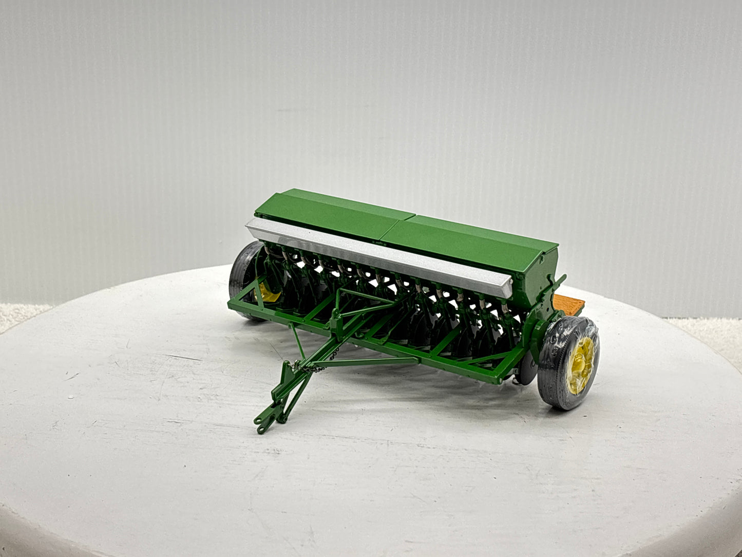 1/16 John Deere Van Burnt Model ''FB'' Grain Drill