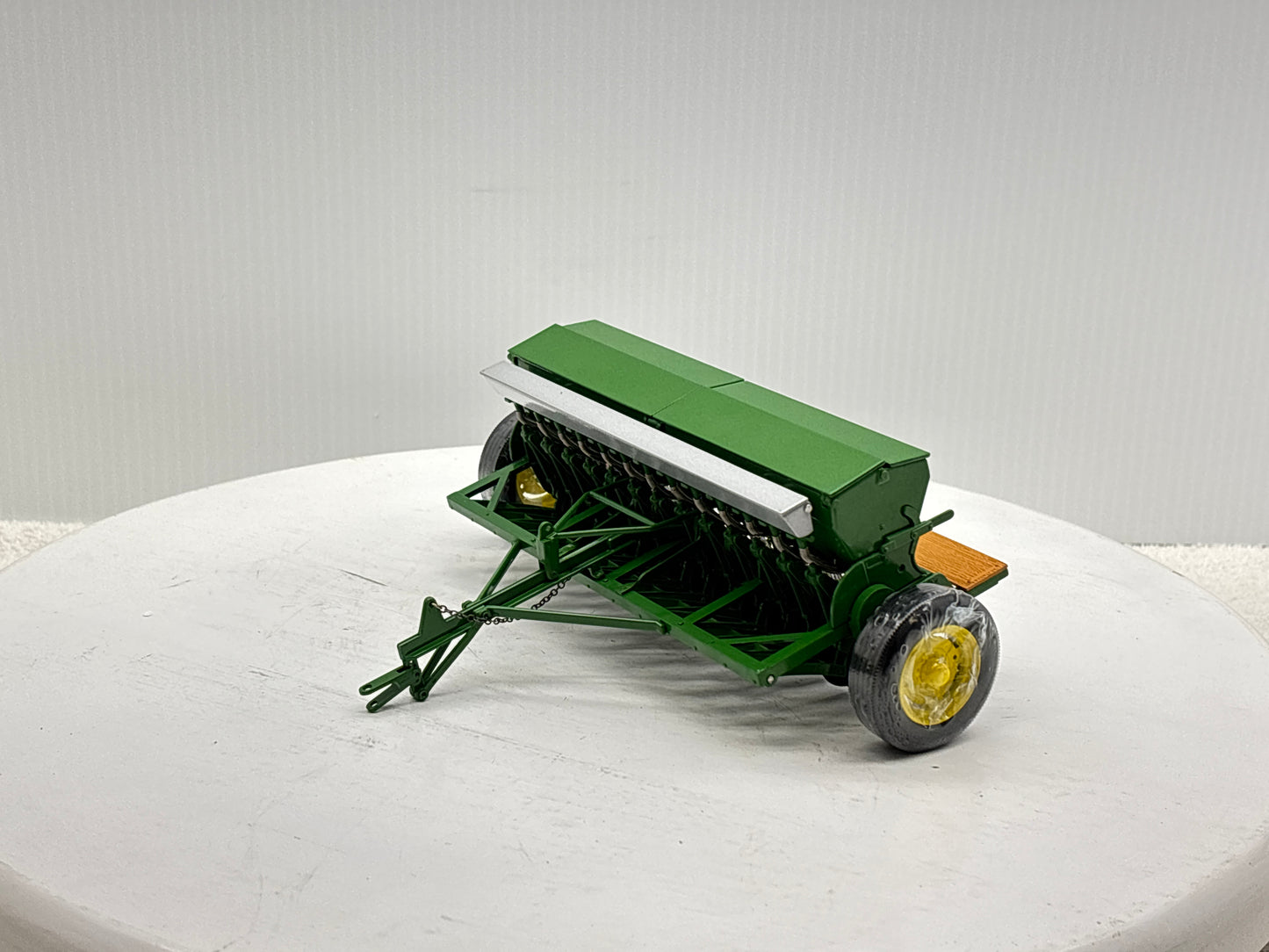 1/16 John Deere Van Burnt Model ''FB'' Grain Drill