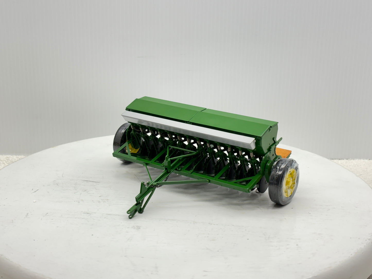 1/16 John Deere Van Burnt Model ''FB'' Grain Drill