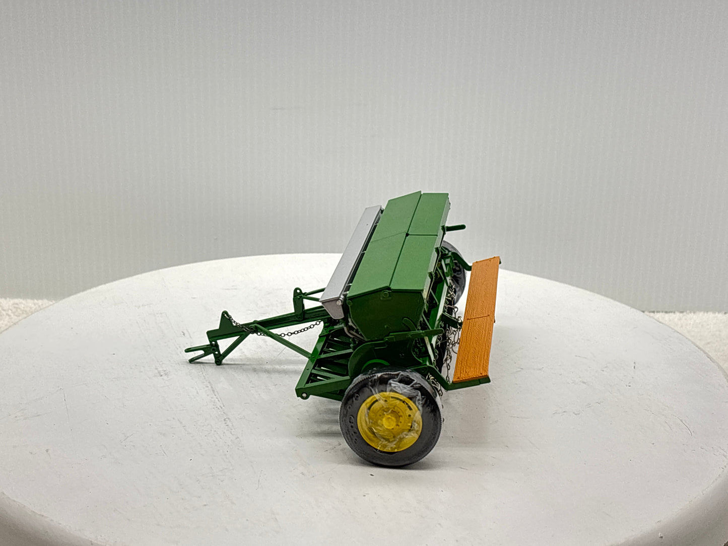 1/16 John Deere Van Burnt Model ''FB'' Grain Drill