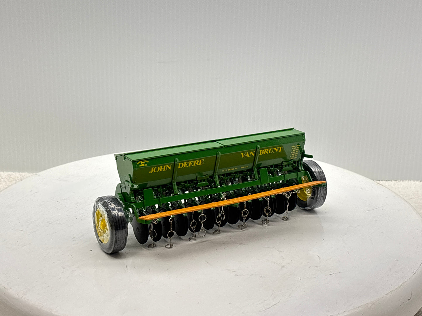 1/16 John Deere Van Burnt Model ''FB'' Grain Drill