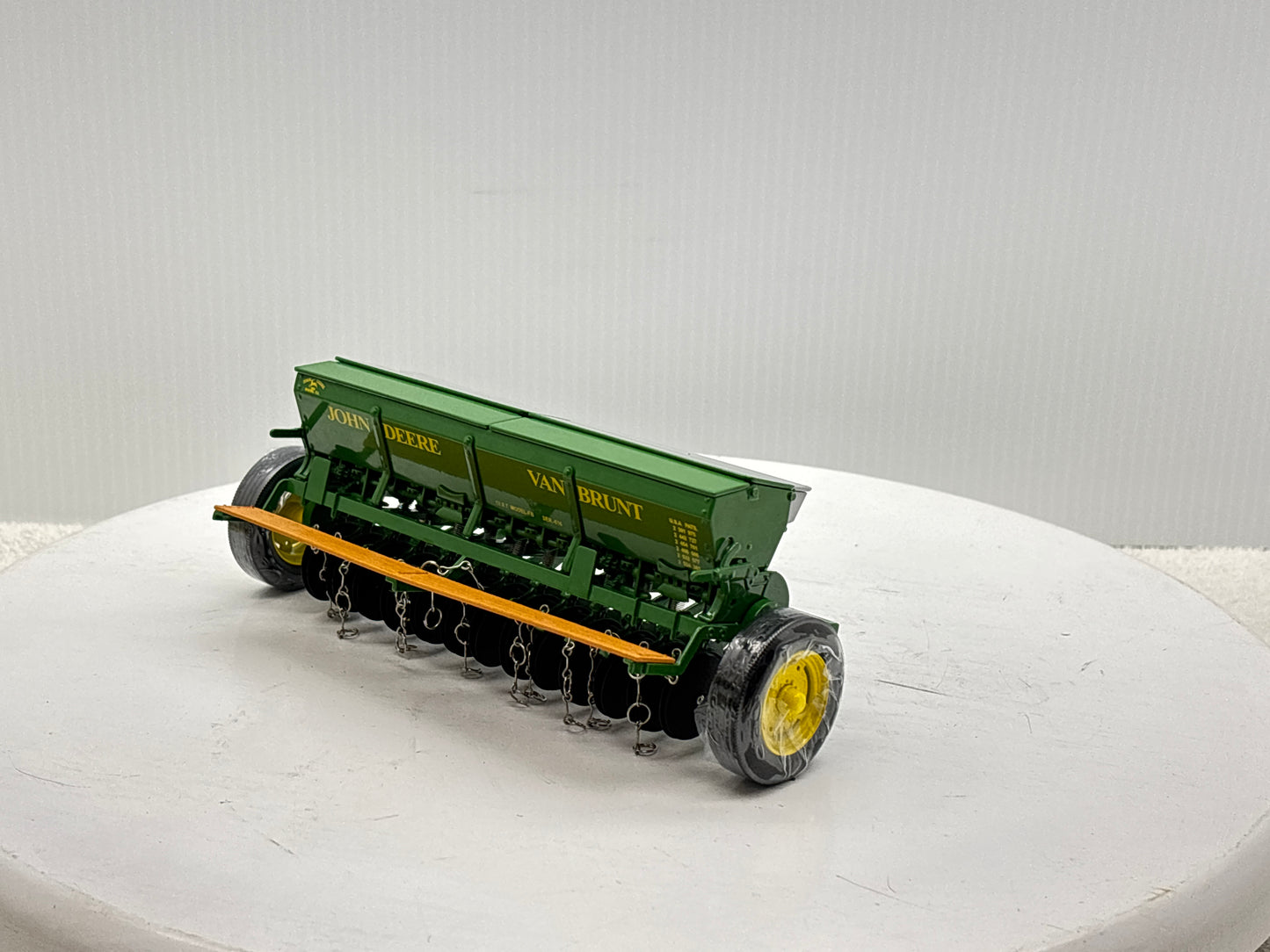 1/16 John Deere Van Burnt Model ''FB'' Grain Drill