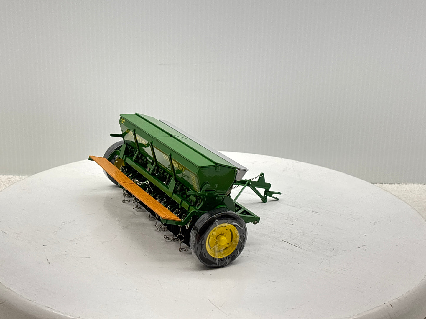 1/16 John Deere Van Burnt Model ''FB'' Grain Drill