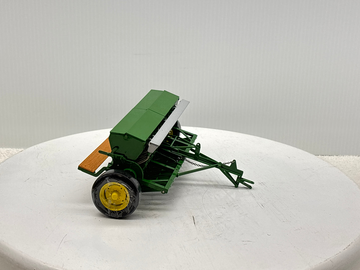 1/16 John Deere Van Burnt Model ''FB'' Grain Drill
