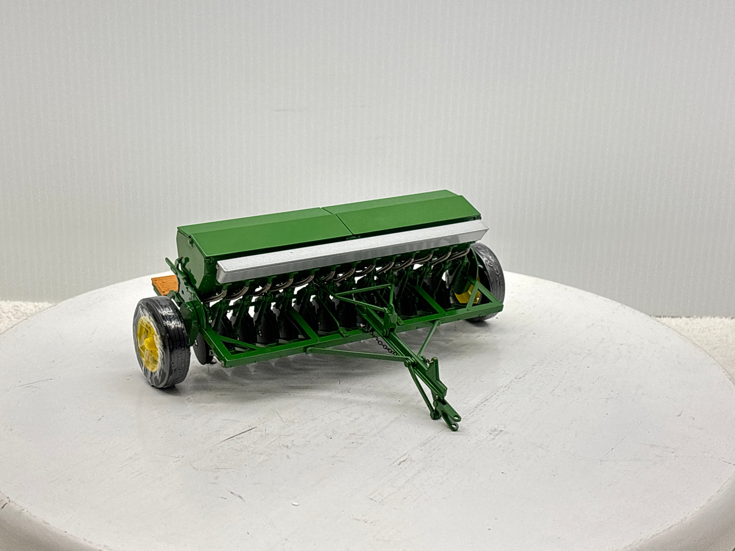 1/16 John Deere Van Burnt Model ''FB'' Grain Drill
