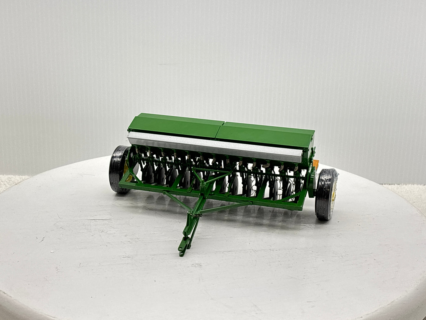 1/16 John Deere Van Burnt Model ''FB'' Grain Drill