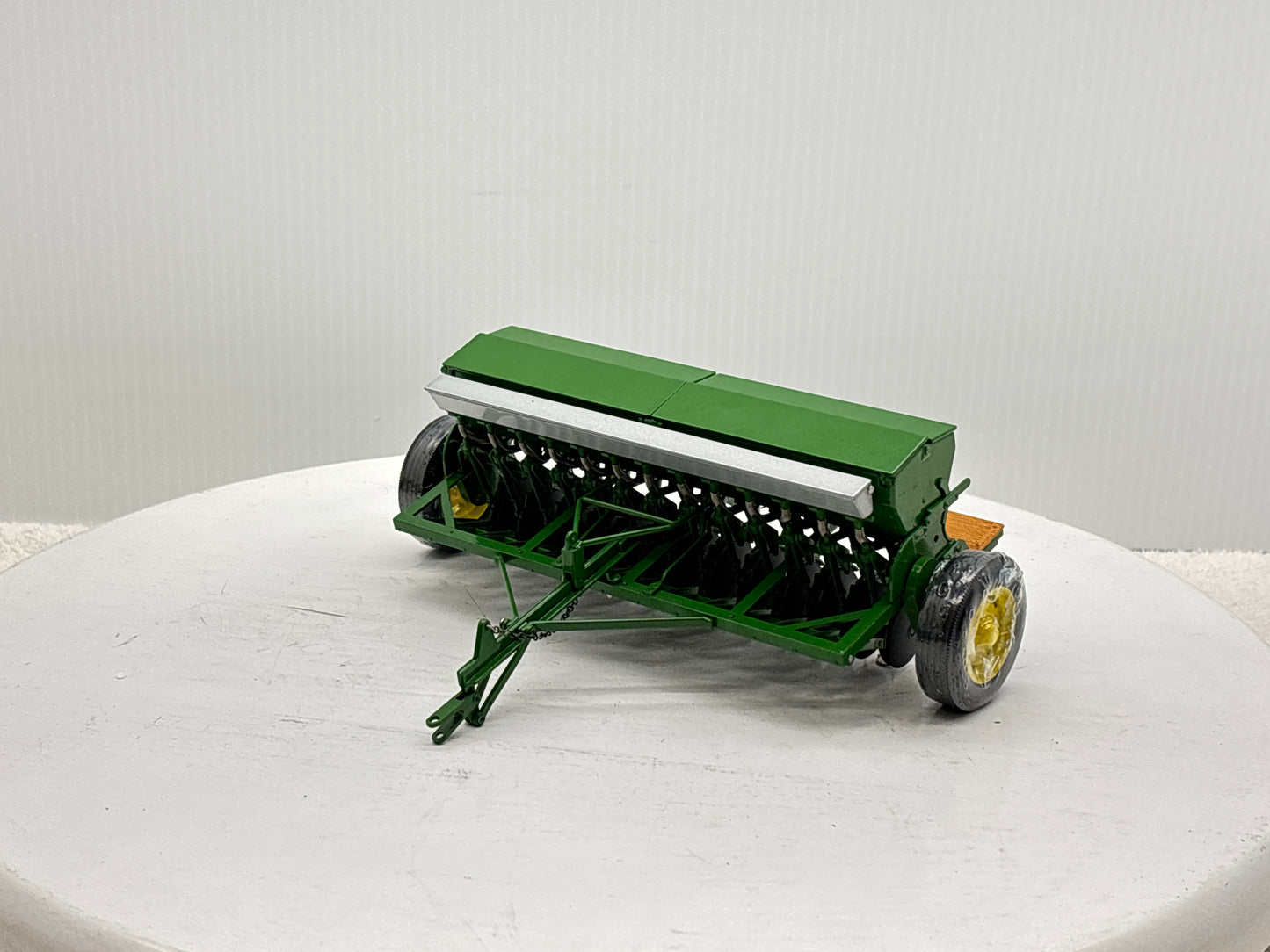 1/16 John Deere Van Burnt Model ''FB'' Grain Drill