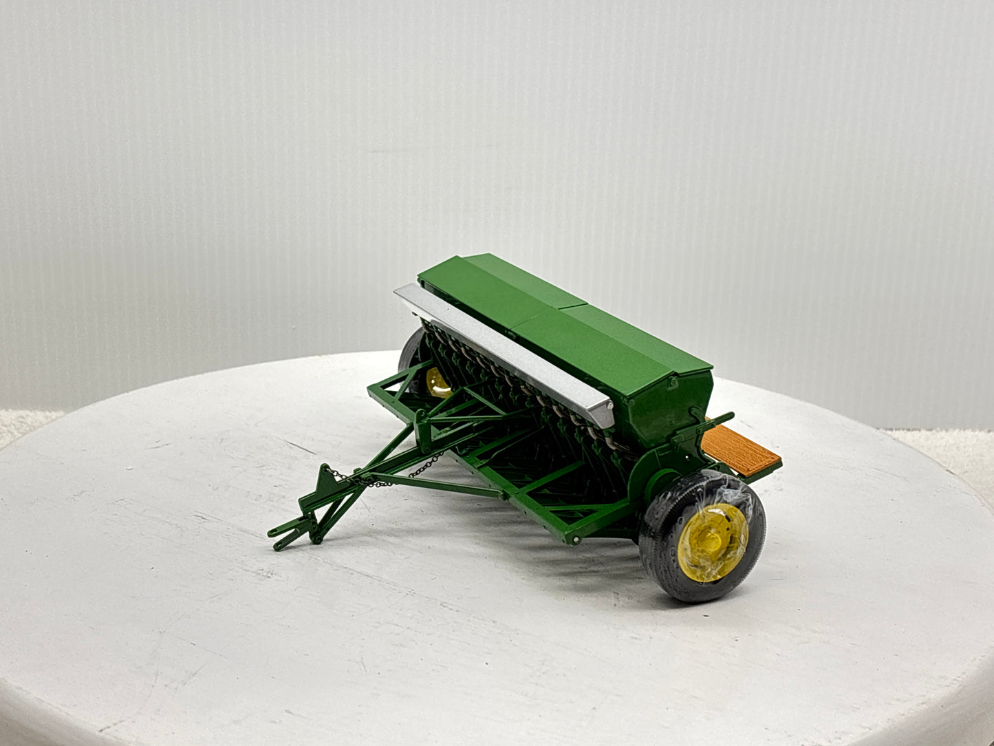 1/16 John Deere Van Burnt Model ''FB'' Grain Drill