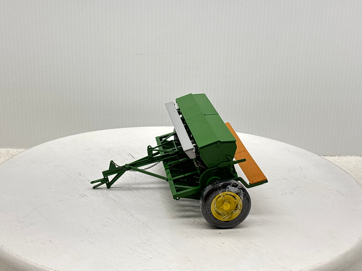 1/16 John Deere Van Burnt Model ''FB'' Grain Drill