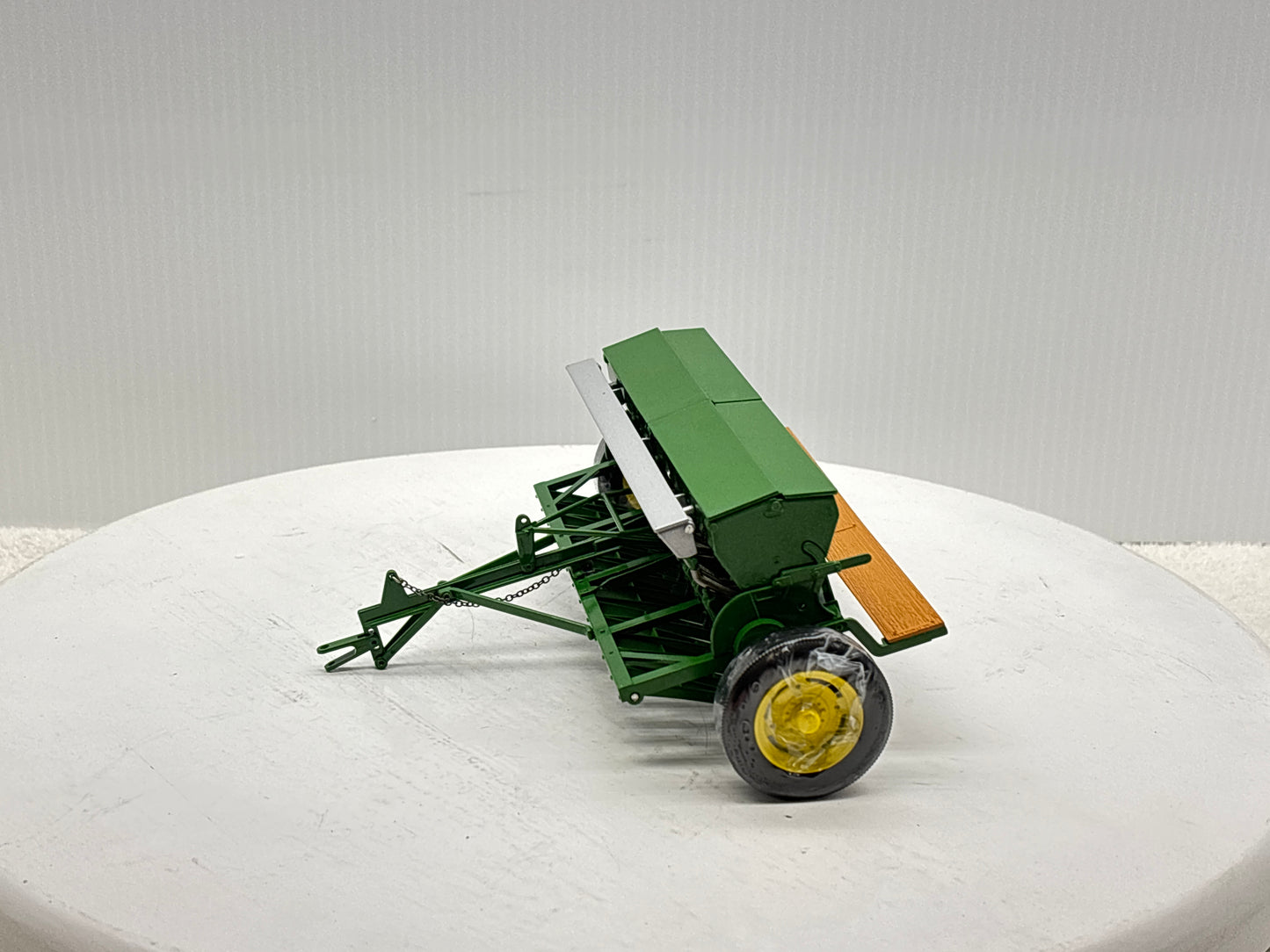 1/16 John Deere Van Burnt Model ''FB'' Grain Drill
