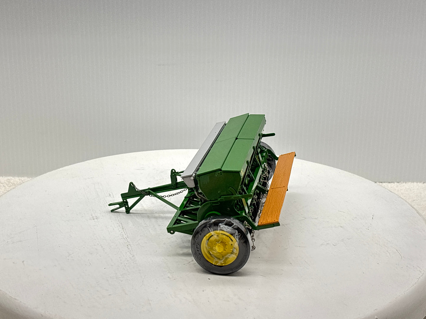 1/16 John Deere Van Burnt Model ''FB'' Grain Drill