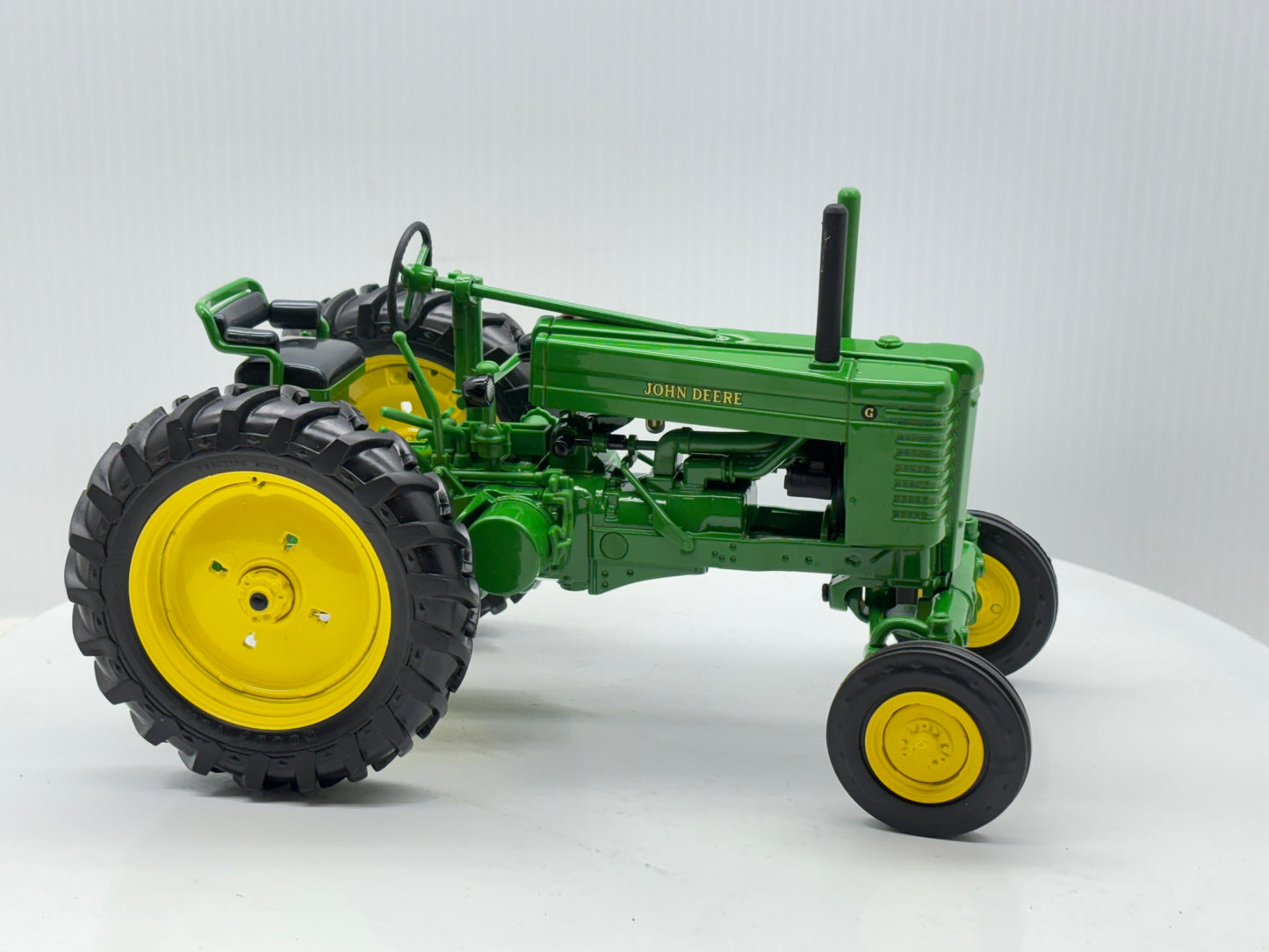 1/16 John Deere Model G Prestige