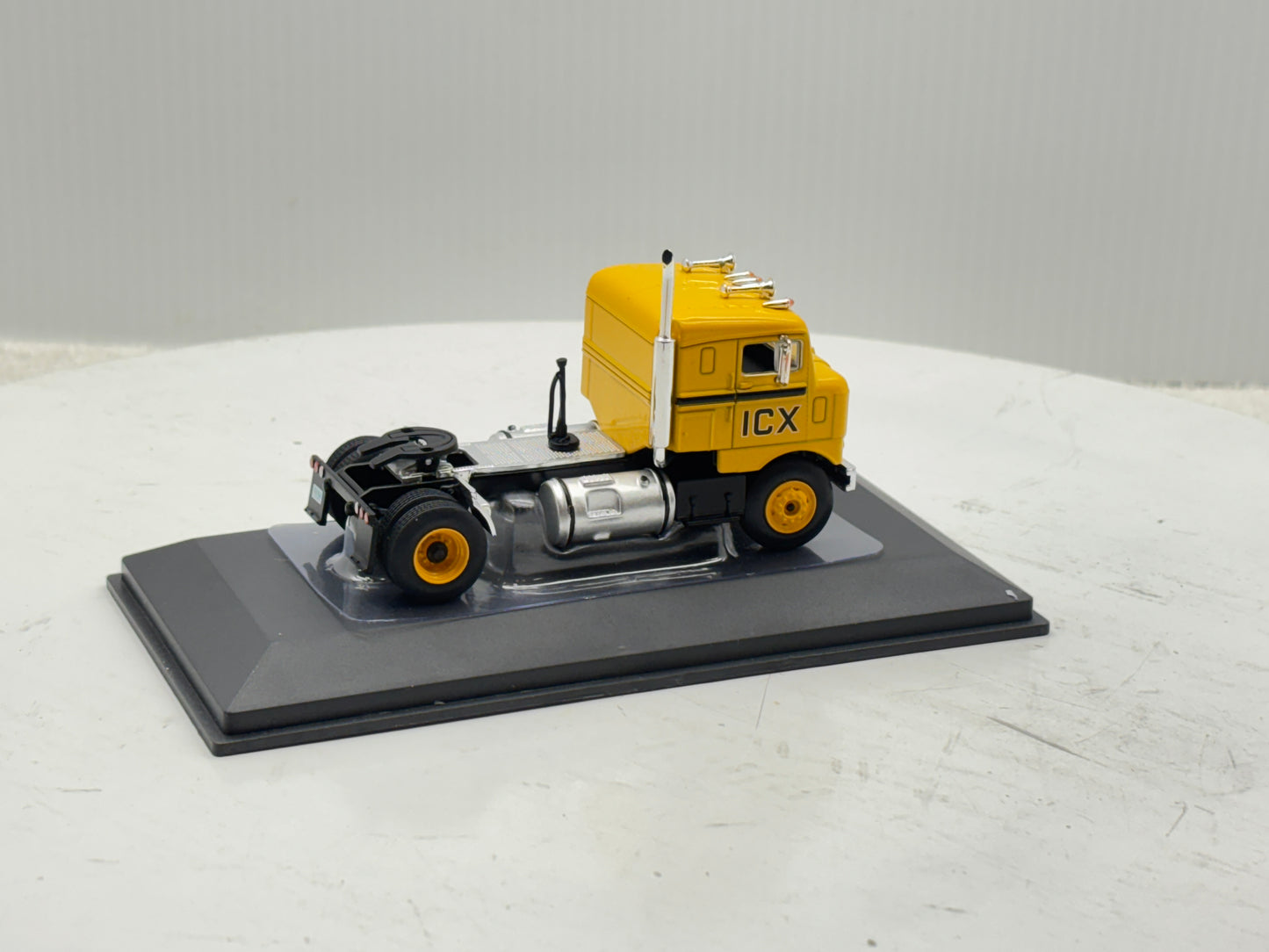 1/64 Kenworth Bullnose ICX